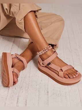 TEVA FLATFORM UNIVERSAL MAPLE SUGAR / LION PLATFORM SANDAL